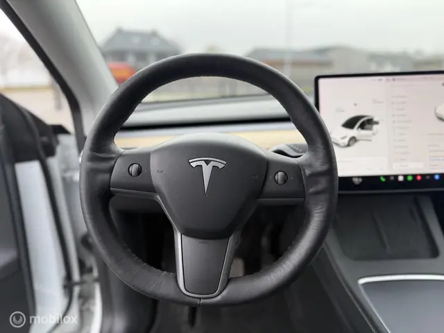 Tesla Model Y Long Range AWD 75 kWh 2021 Elektrisch 15