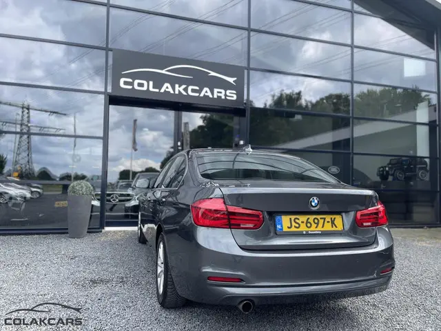 BMW 3 Serie 318i Centennial High Executive 2016 Benzine 11