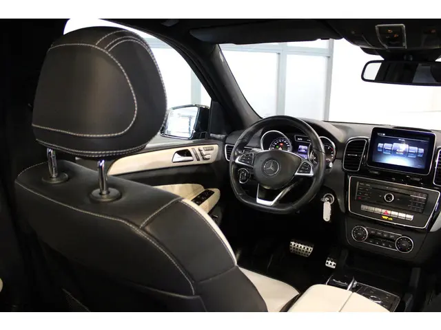 Mercedes-Benz GLE 500 e 4MATIC 2016 Hybride Benzine 34