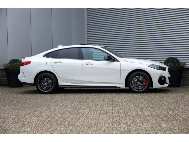 BMW 2 Serie Gran Coupé 218i M-Sport Pro 2023 Benzine 2