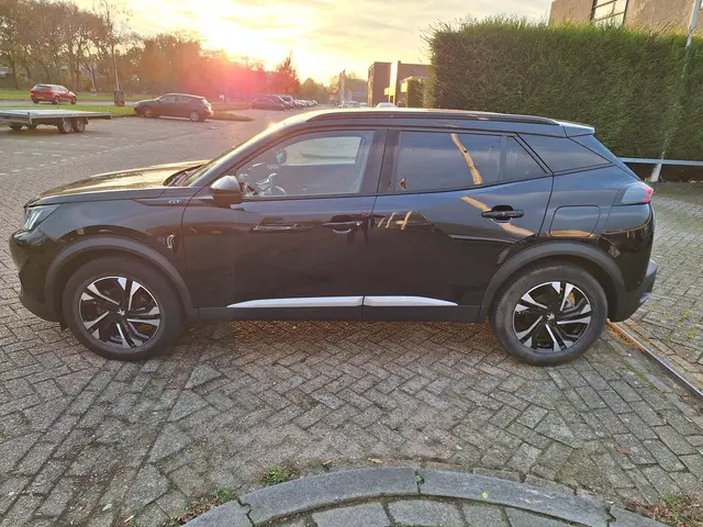 Peugeot 2008 1.2 PureTech GT 130pk TREKHAAK 2021 Benzine 7