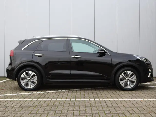 Kia e-Niro ExecutiveLine 64 kWh 2019 Elektrisch 19
