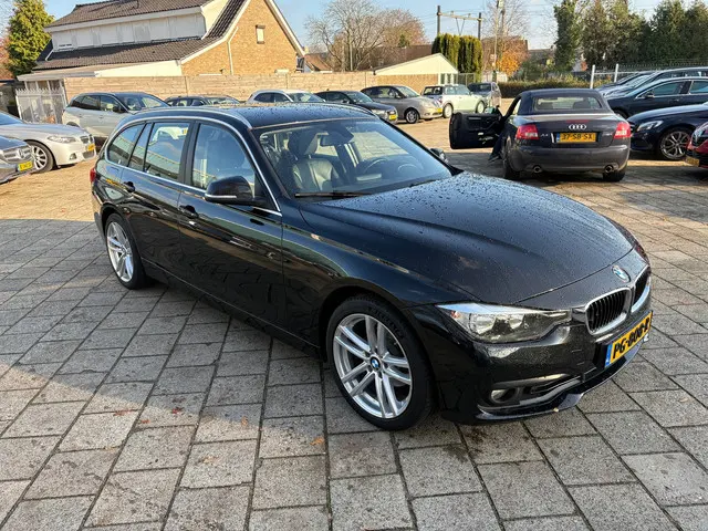 BMW 3 Serie Touring 320i Corporate Lease 2017 Benzine 4