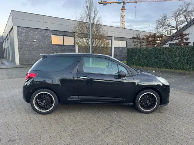 Citroën DS3 1.2 VTi So Chic 2013 Benzine 12