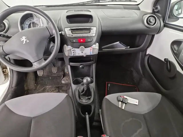 Peugeot 107 1.0 Access Accent 2013 Benzine 6