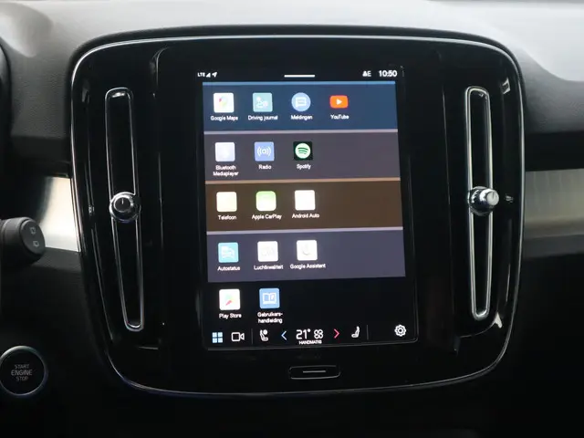 Volvo XC40 2.0 B4 Plus Dark 2025 Benzine 25