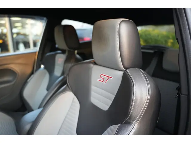 Ford Fiesta 1.6 ST2 2014 Benzine 4