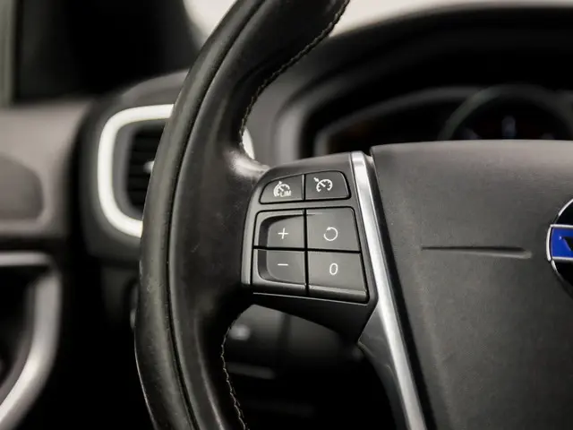 Volvo V40 2.0 D2 R-Design 2016 Diesel 19