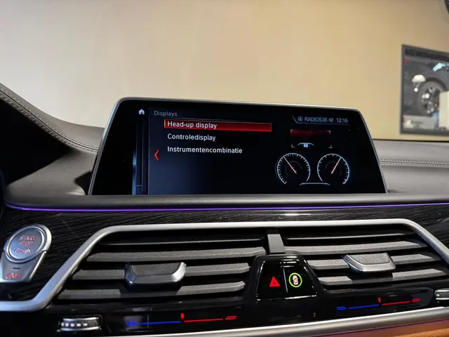 BMW 7 Serie 750i xDrive 2017 Benzine 43