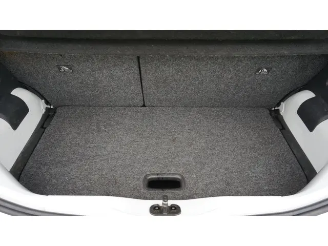 Volkswagen up! 1.0 5 Drs Airco blue tooth 2021 Benzine 12