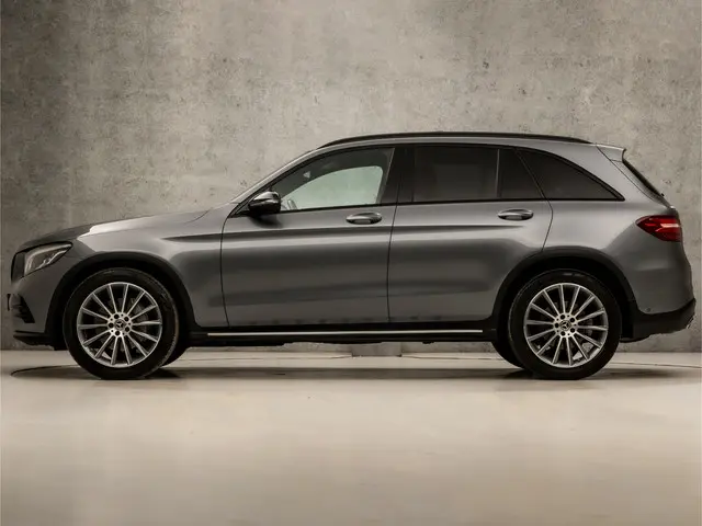 Mercedes-Benz GLC 250 4MATIC AMG Sport 2018 Benzine 2