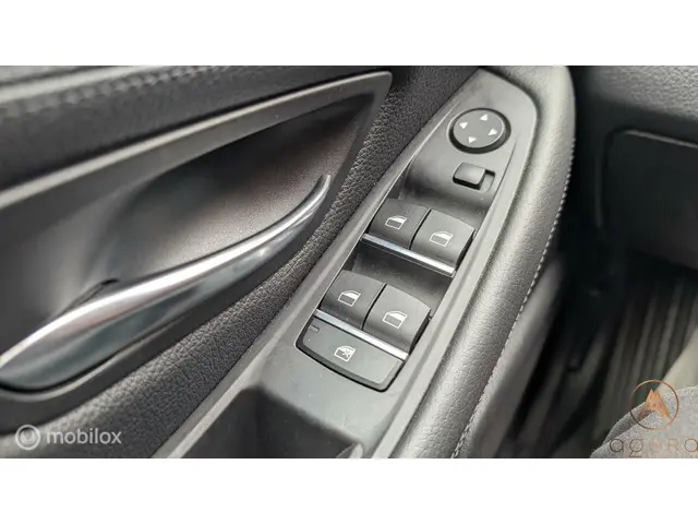 BMW 5 Serie 520i Luxury Line 2014 Benzine 31