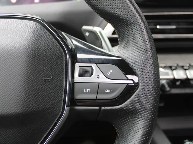 Peugeot 3008 1.6 HYbrid 225 GT 2022 Hybride Benzine 19