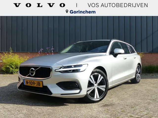 Volvo V60 B3 Momentum Advantage 2021 Benzine