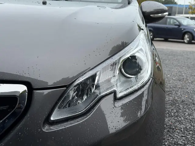Peugeot 2008 1.2 PureTech Blue Lion 2016 Benzine 32