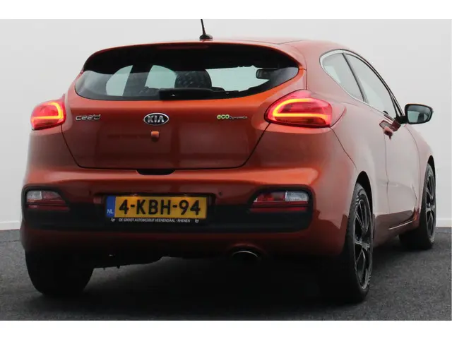 Kia pro_cee'd 1.6 GDI Business Pack 2013 Benzine 17