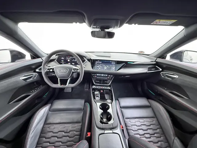 Audi e-tron GT RS 93 kWh 2023 Elektrisch 27