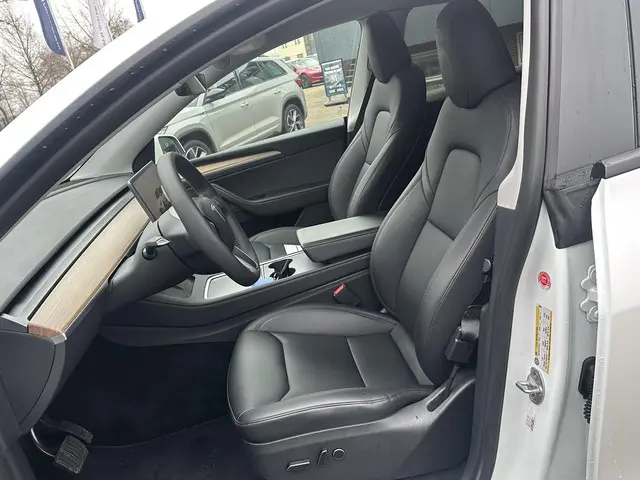 Tesla Model Y Long Rang AWD 2023 Elektrisch 13