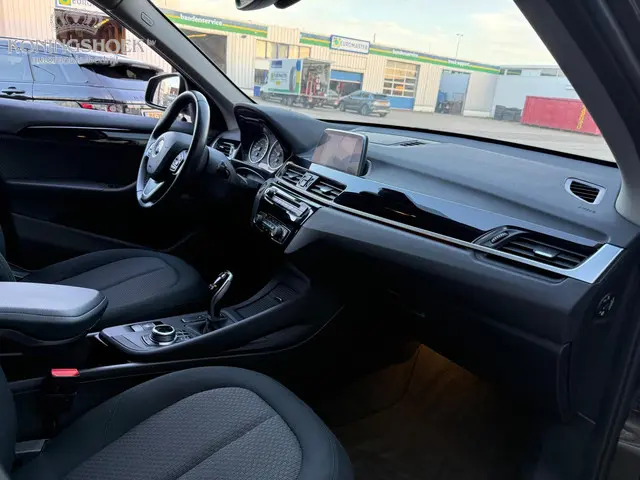 BMW X1 SDrive18i 2018 Benzine 4