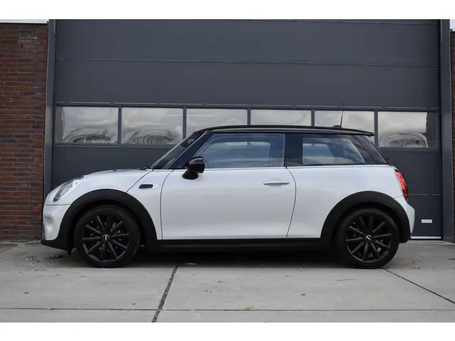 MINI Cooper Mini 1.5 Chili Business 2015 Benzine 4