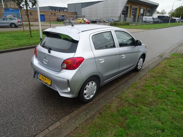 Mitsubishi Space Star 1.0 Cool+ 2021 Benzine 5