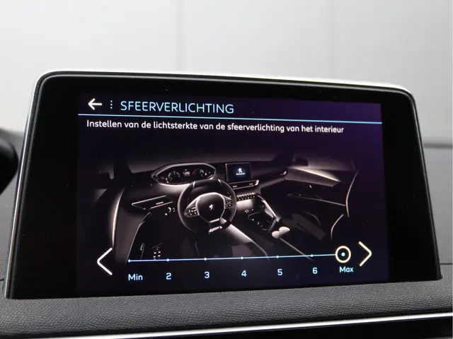 Peugeot 3008 1.6 e-THP Premium 2018 Benzine 48