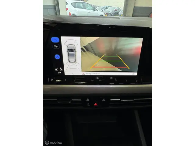 Volkswagen Golf 1.0 eTSI Life Business 2023 Benzine 12