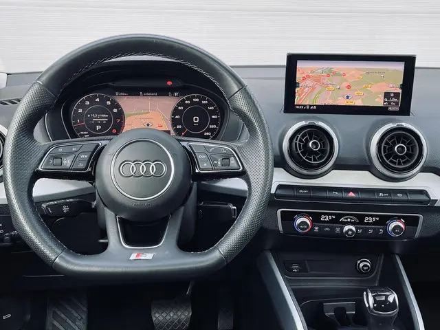 Audi Q2 35 TFSI Pano Automaat s-Line Led 2022 Benzine 19