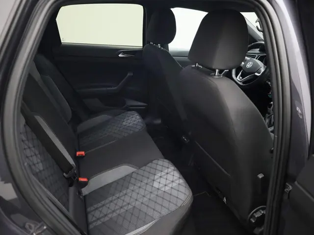 Volkswagen Polo 1.0TSI/95PK R-Line 2024 Benzine 21