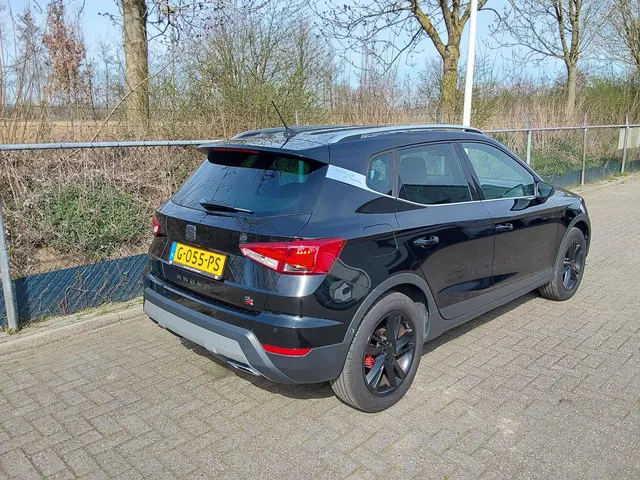 SEAT Arona 1.0 TSI FR Business Intense 2019 Benzine 2
