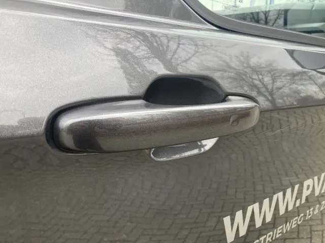 Ford Transit Custom 320 2.0 TDCI L1H1 Limited 2024 Diesel 9