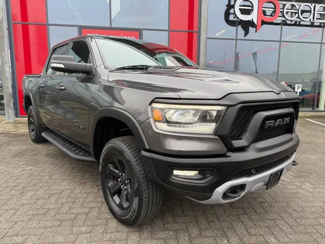Dodge Ram 1500 5.7 V8 4x4 Crew Cab 2019 Benzine 3