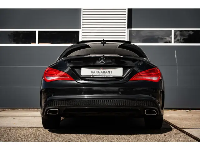 Mercedes-Benz CLA 180 AMG 2015 Benzine 5