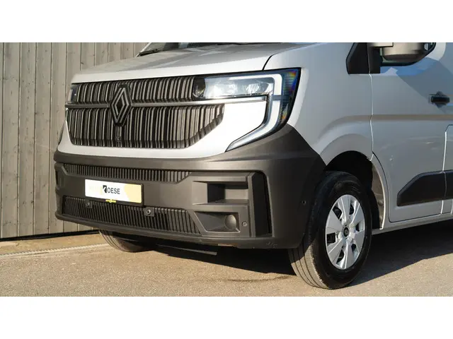 Renault Master T35 2.0 dCi 150 L2H2 Extra 2024 Diesel 18