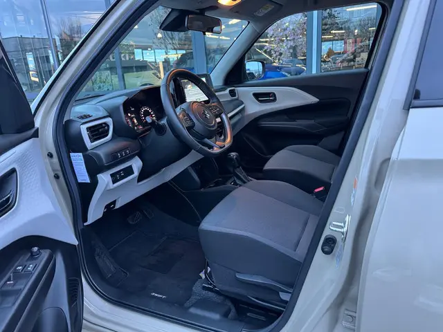 Suzuki Swift 1.2 Select Smart Hybrid 2024 Benzine 10