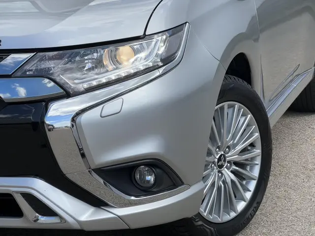 Mitsubishi Outlander 2.4 PHEV Pure+ 2019 Hybride Benzine 12