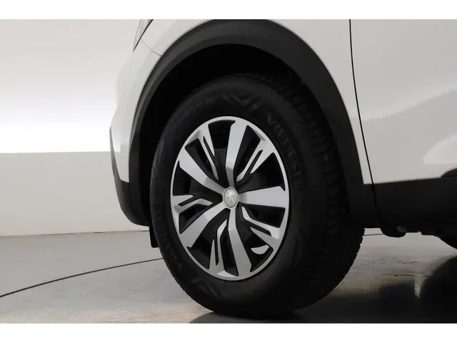 Peugeot 2008 1.5 BlueHDi Active 2020 Diesel 38