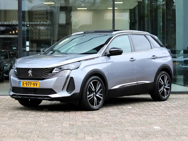 Peugeot 3008 1.6 HYbrid 225 GT 2022 Hybride Benzine 5