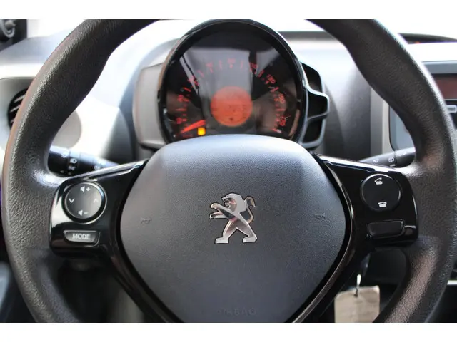 Peugeot 108 1.0 e-VTi Access 2014 Benzine 14