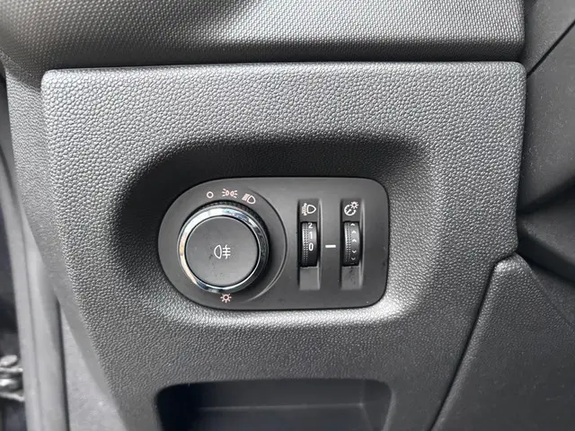 Opel Corsa 1.2-16V Cosmo 2014 Benzine 19