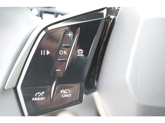 Peugeot 5008 HYBRID 145 ALLURE 2025 Hybride Benzine 18