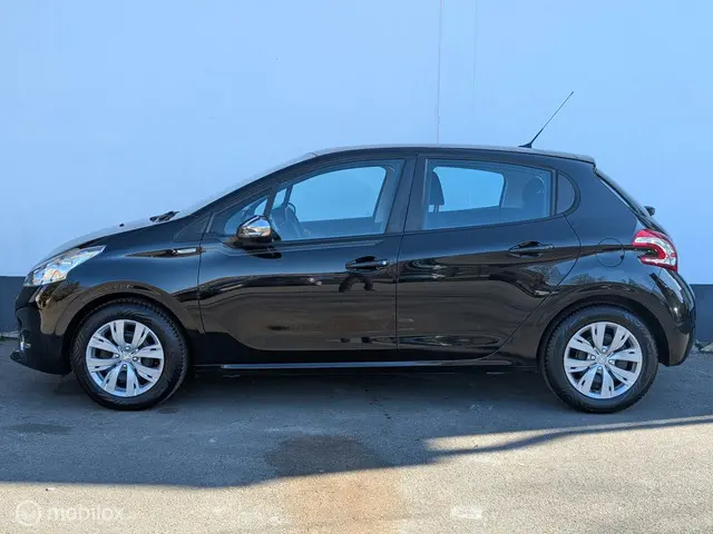 Peugeot 208 1.2 VTi Urban Soul 2013 Benzine 18