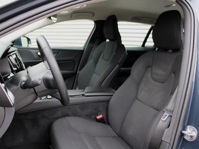 Volvo V60 2.0 B3 Momentum Business 2022 Benzine 11