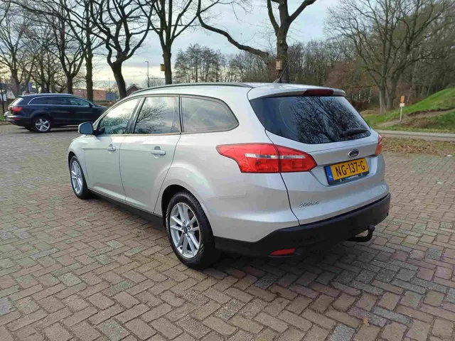 Ford Focus Wagon 1.0 Trend 2017 Benzine 4