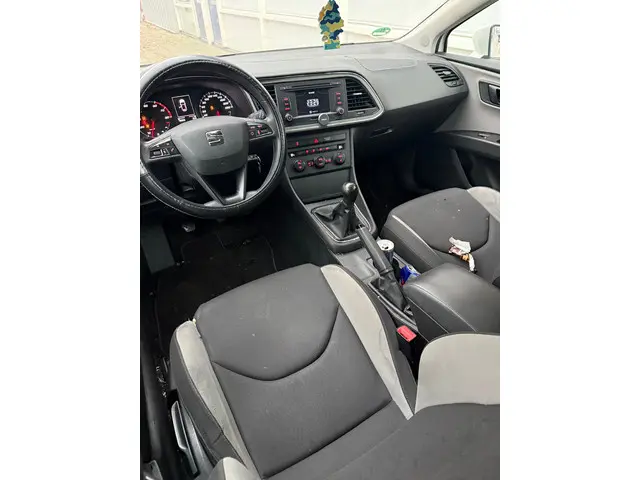 SEAT Leon 1.2 TSI Style FR | lichte schade 2013 Benzine 6
