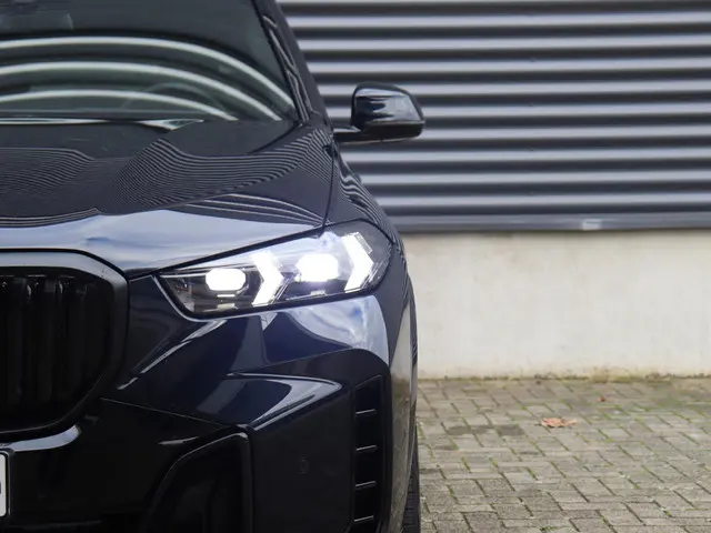 BMW X5 xDrive50e 2025 Hybride Benzine 42