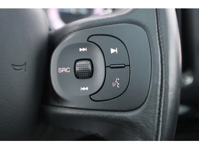 Fiat 500L 1.4-T-JET LOUNGE 2015 Benzine 30