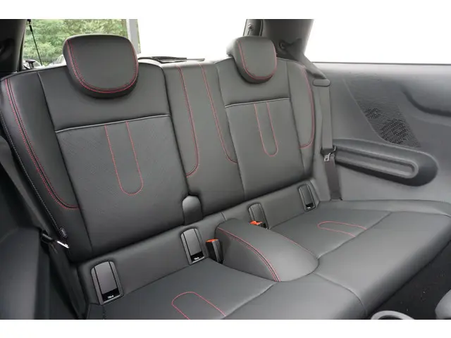 MINI 3-Deurs C 2024 Benzine 37