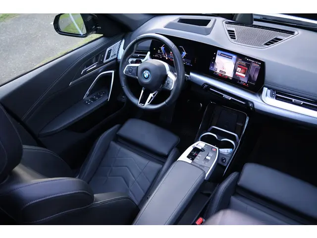 BMW X1 xDrive30e 2023 Hybride Benzine 18