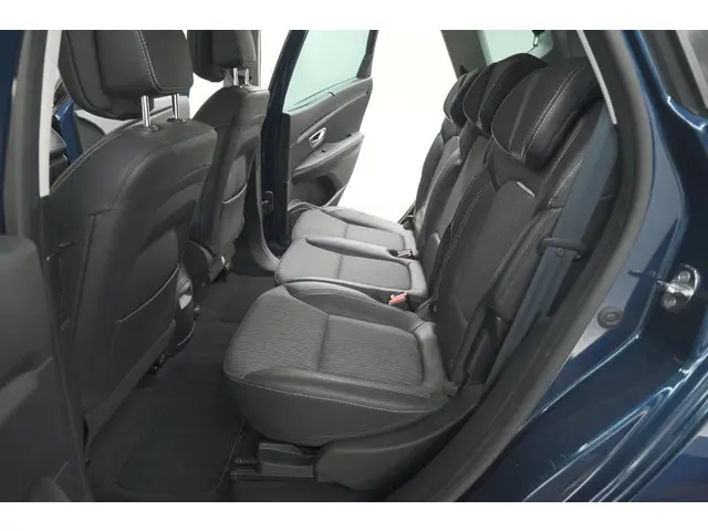 Renault Scénic TCe 140 EDC Bose 2021 Benzine 36